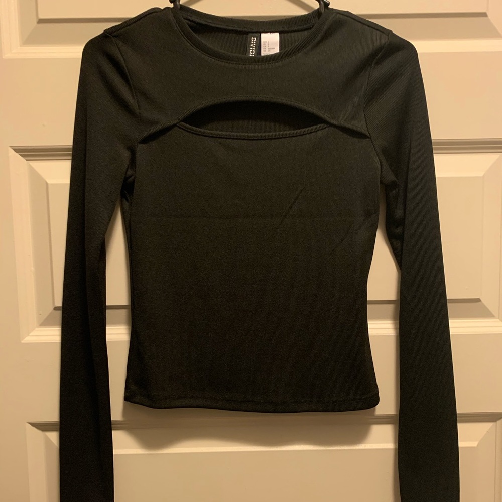 Long sleeve black fitted shirt
